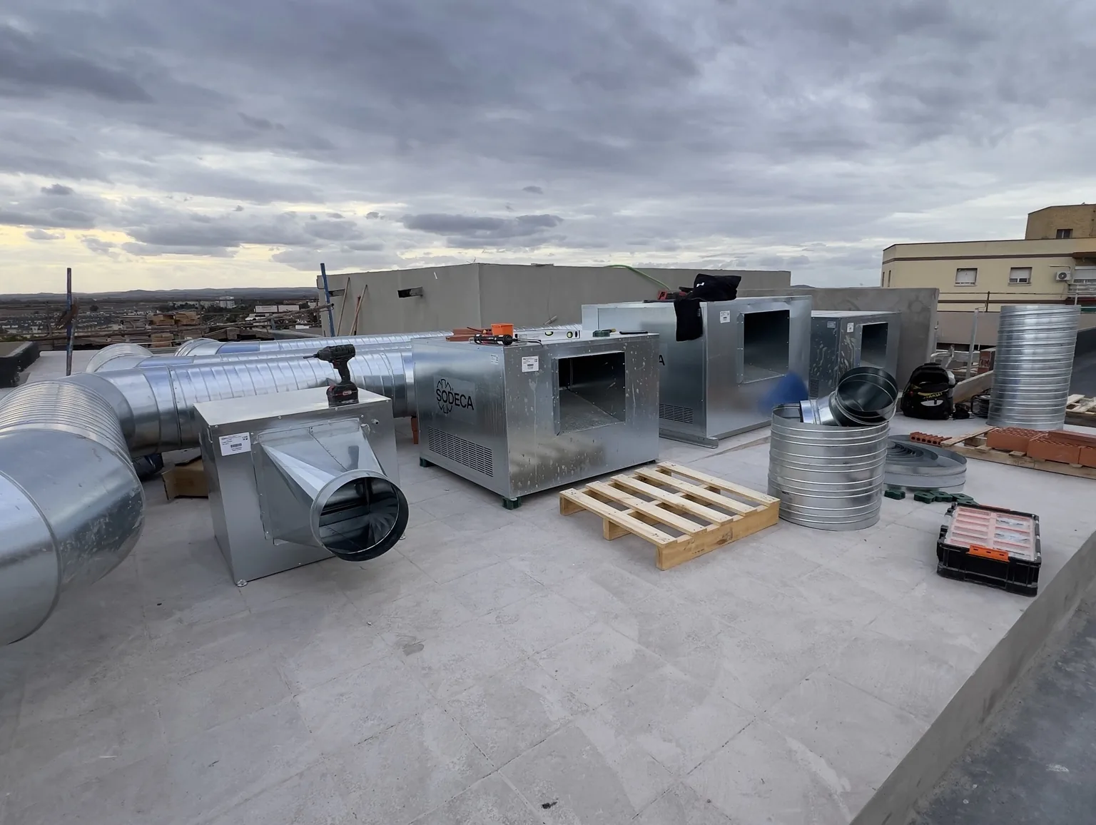 Equipos de ventilación en cubierta